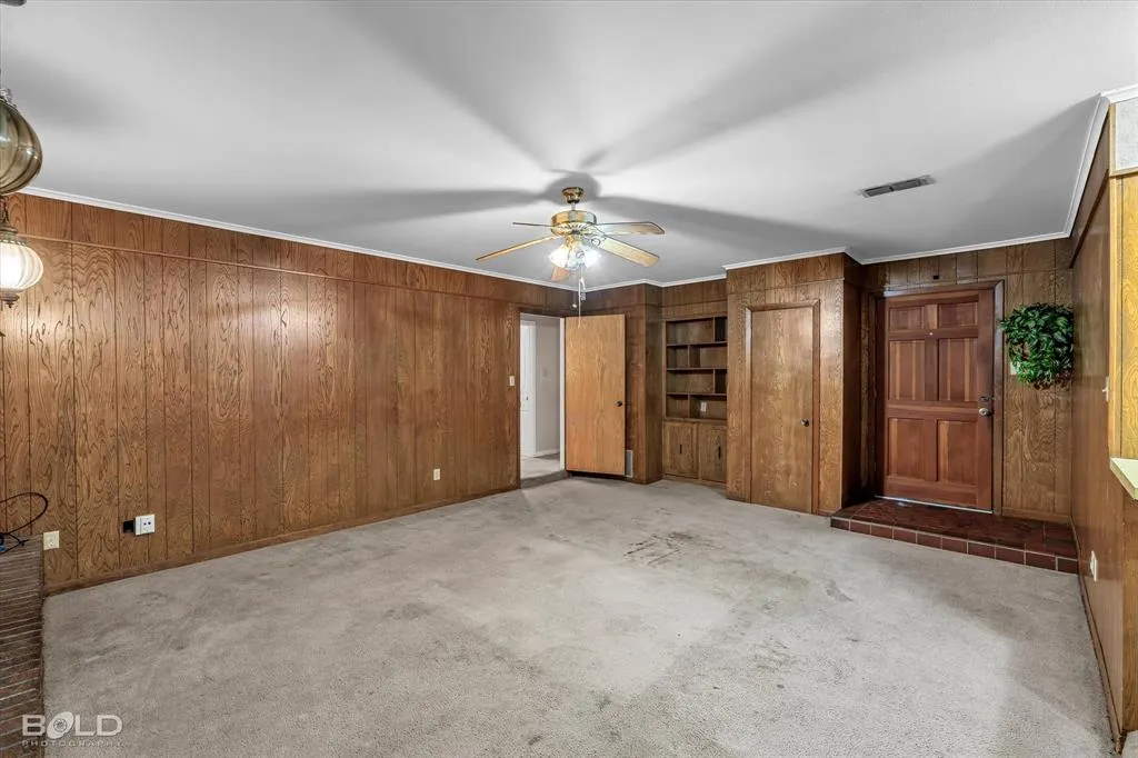 6218 Border Lane