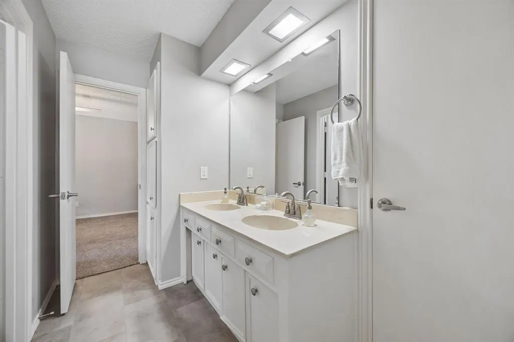 3321 Canoncita Lane