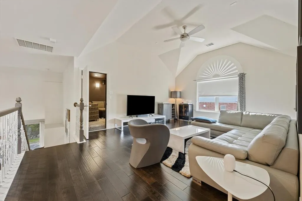 10404 Mateo Trail