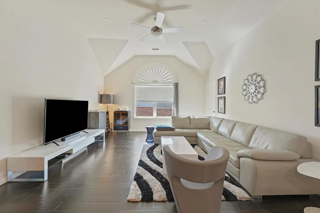 10404 Mateo Trail