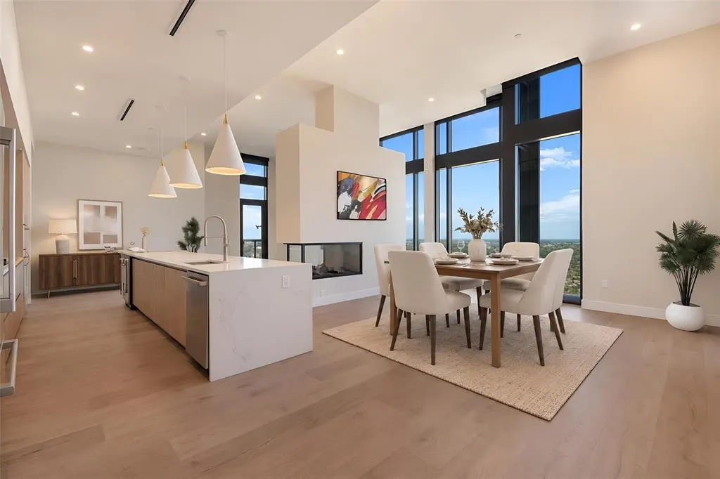 3001 Maple Avenue #2207