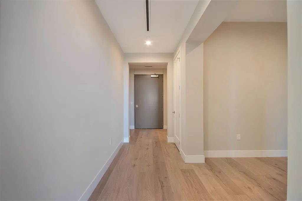 3001 Maple Avenue #2207