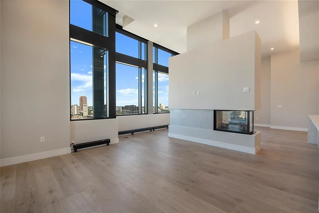 3001 Maple Avenue #2207