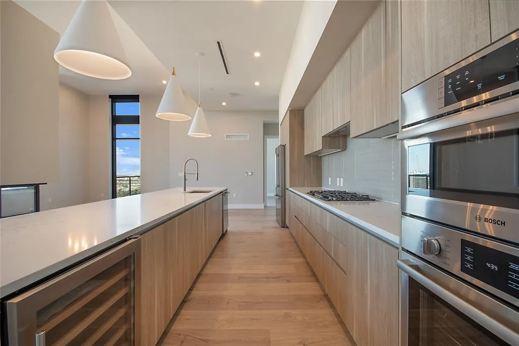 3001 Maple Avenue #2207