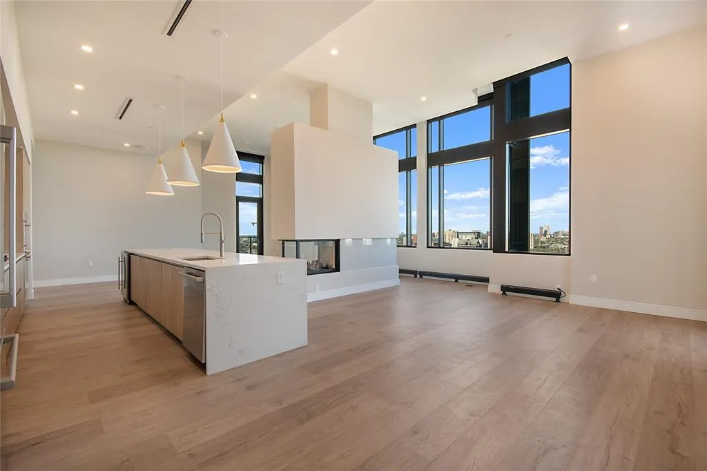 3001 Maple Avenue #2207
