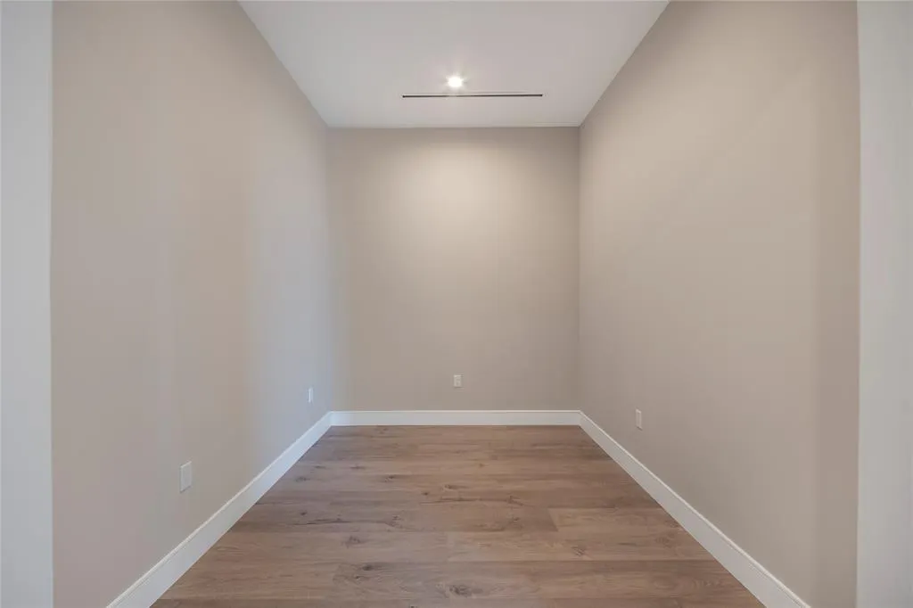 3001 Maple Avenue #2207