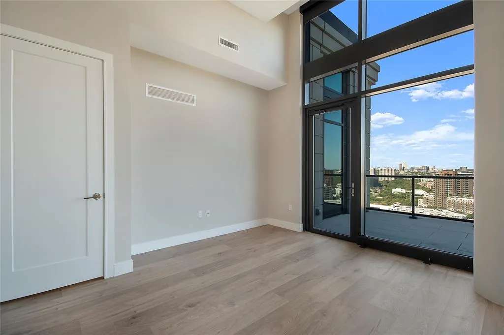 3001 Maple Avenue #2207