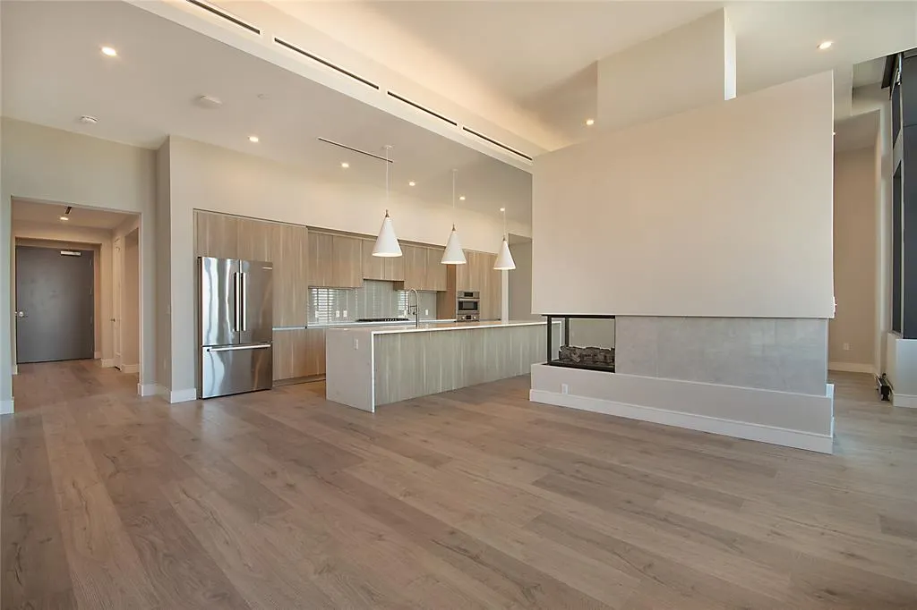 3001 Maple Avenue #2207
