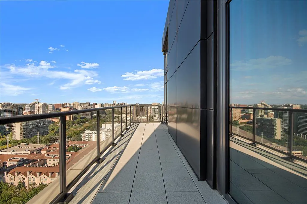 3001 Maple Avenue #2207