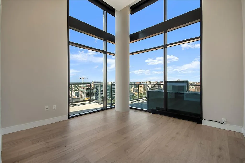 3001 Maple Avenue #2207