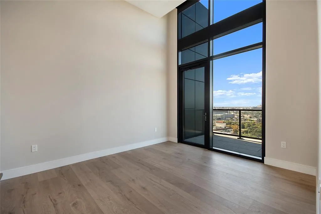 3001 Maple Avenue #2207