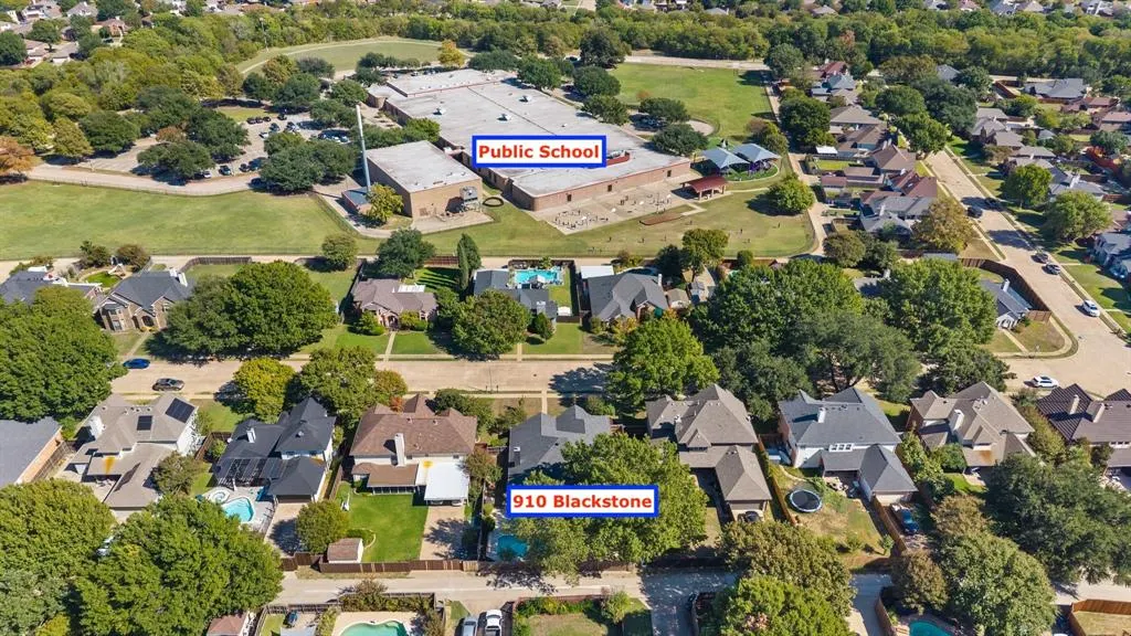 910 Blackstone Drive