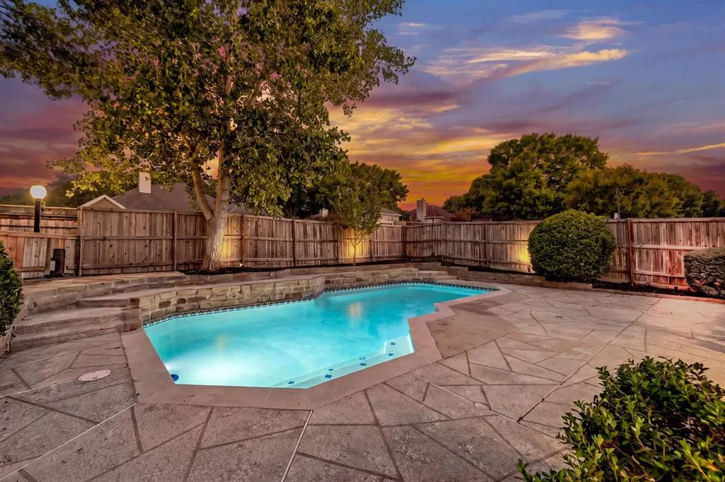 910 Blackstone Drive