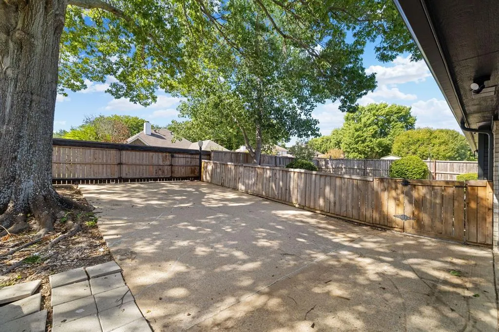 910 Blackstone Drive