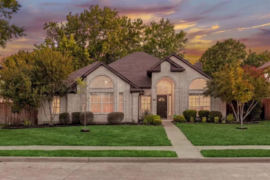 910 Blackstone Drive