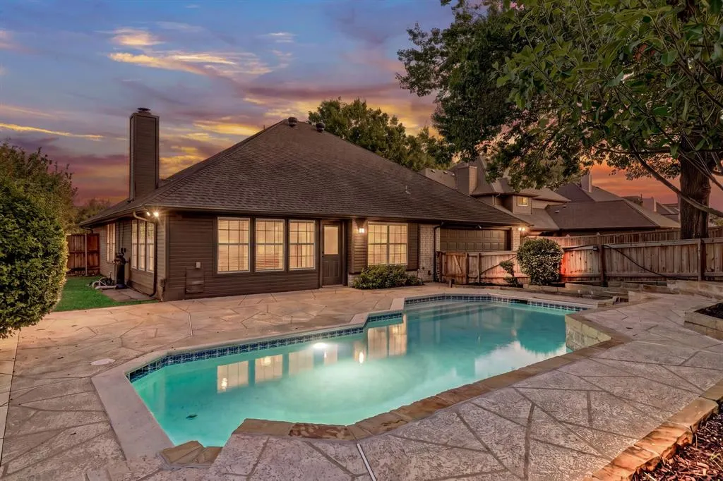 910 Blackstone Drive