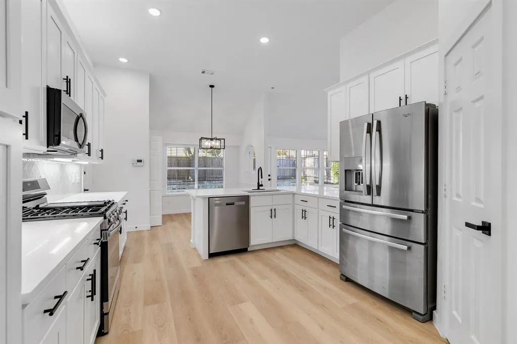 910 Blackstone Drive