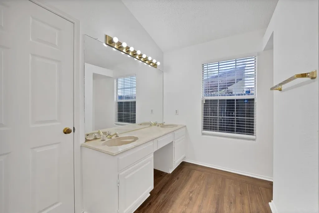 2616 Coldstream Drive