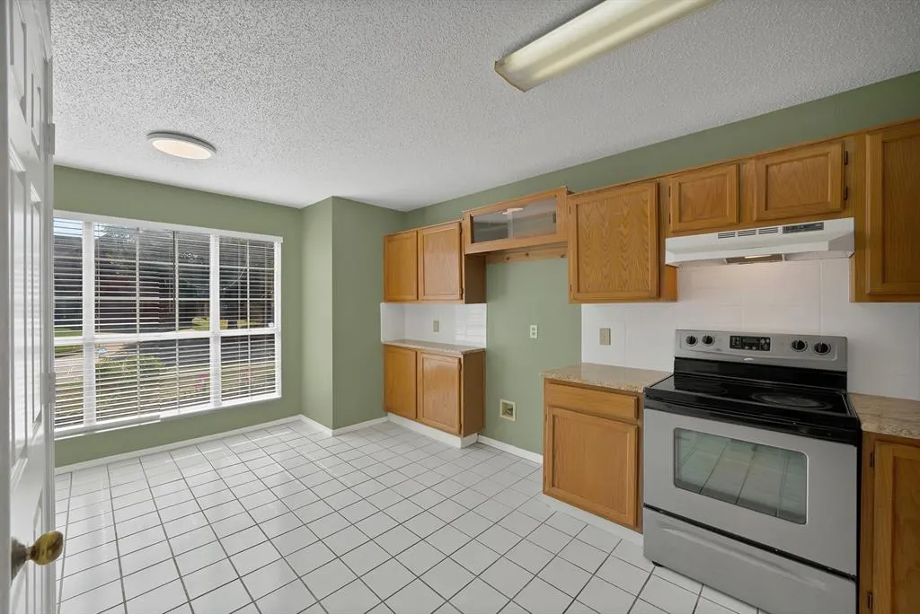 2616 Coldstream Drive