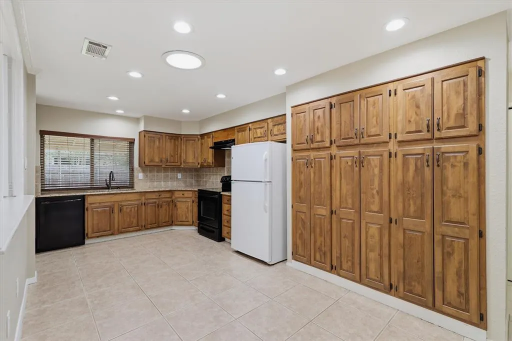 2906 Hazelwood Drive