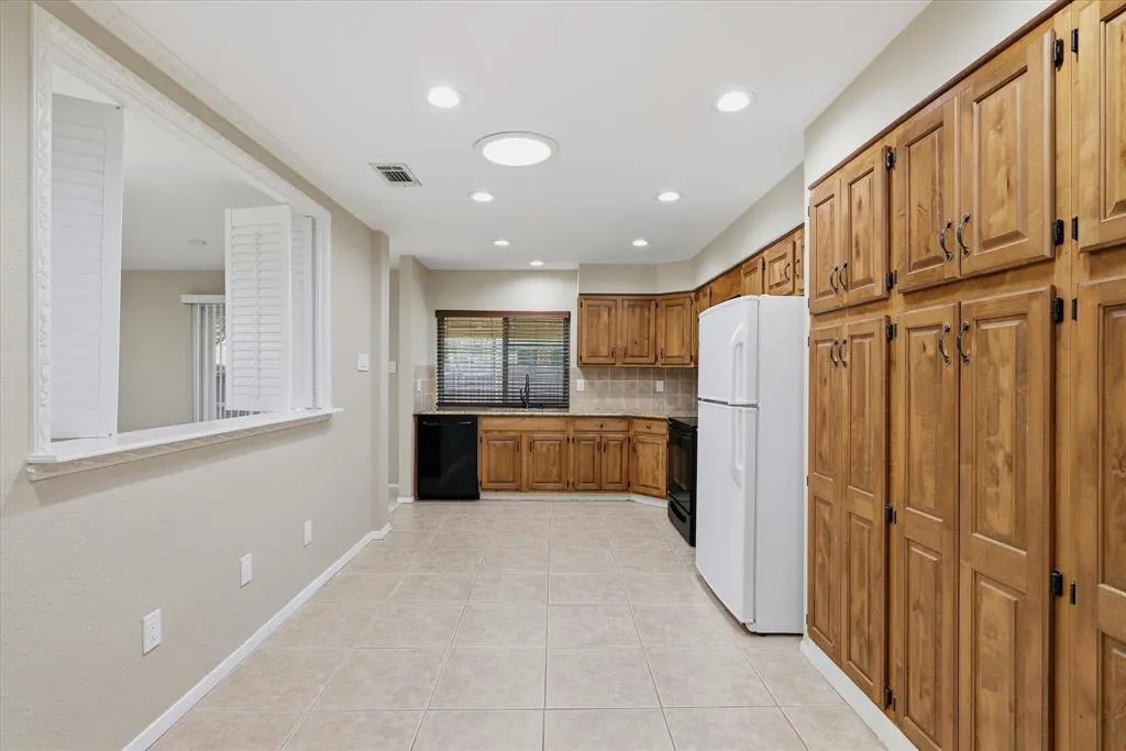 2906 Hazelwood Drive