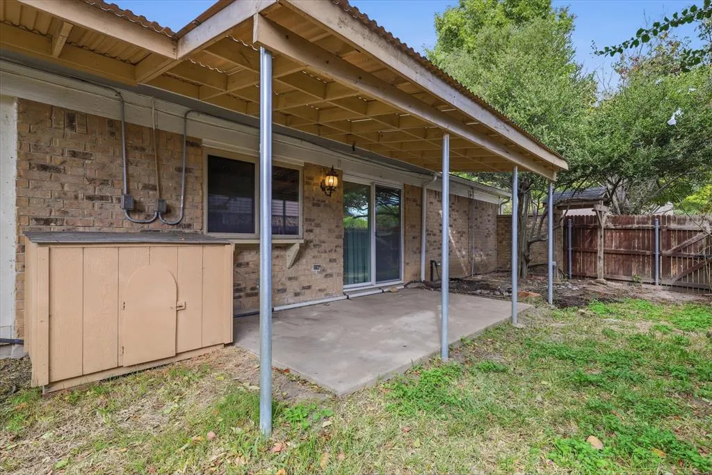 2906 Hazelwood Drive
