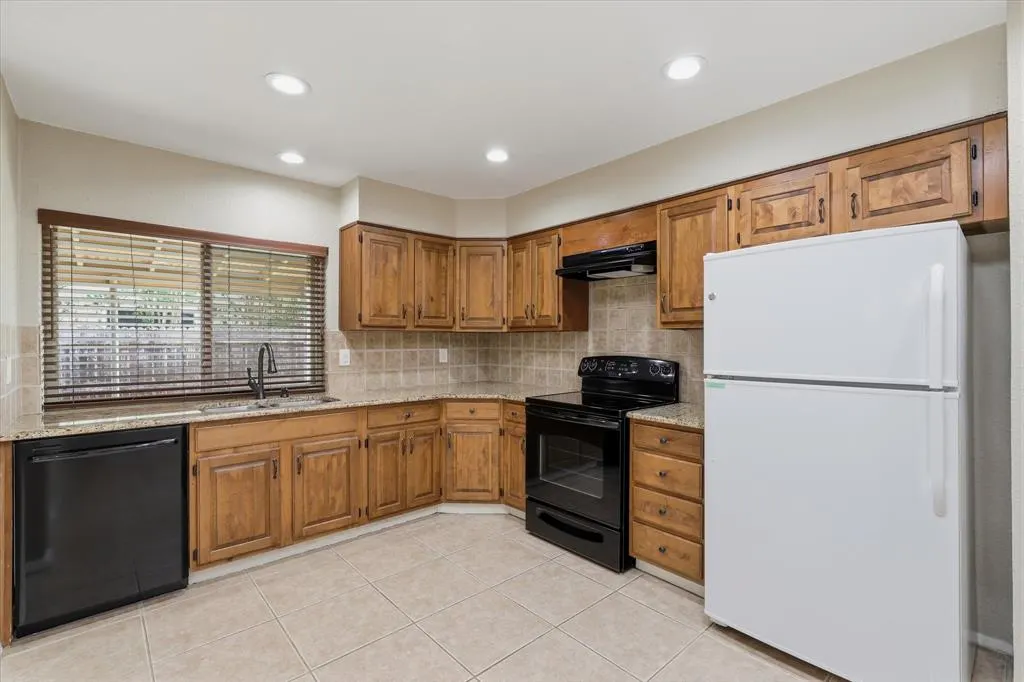 2906 Hazelwood Drive