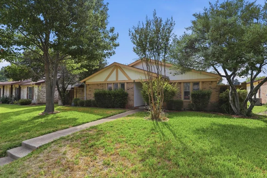 2906 Hazelwood Drive