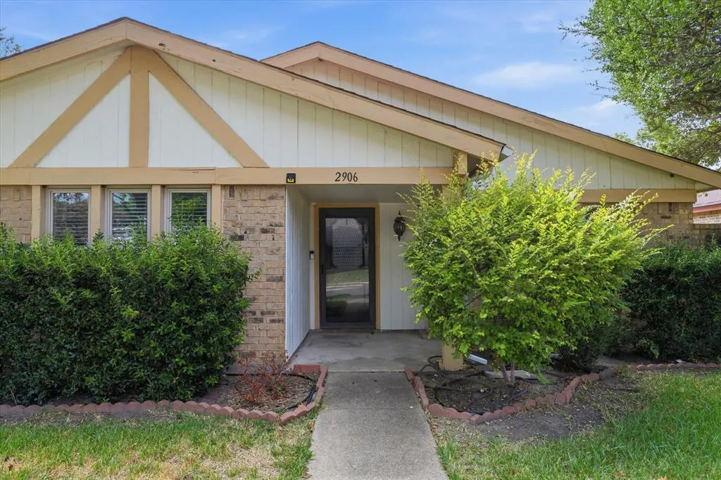 2906 Hazelwood Drive