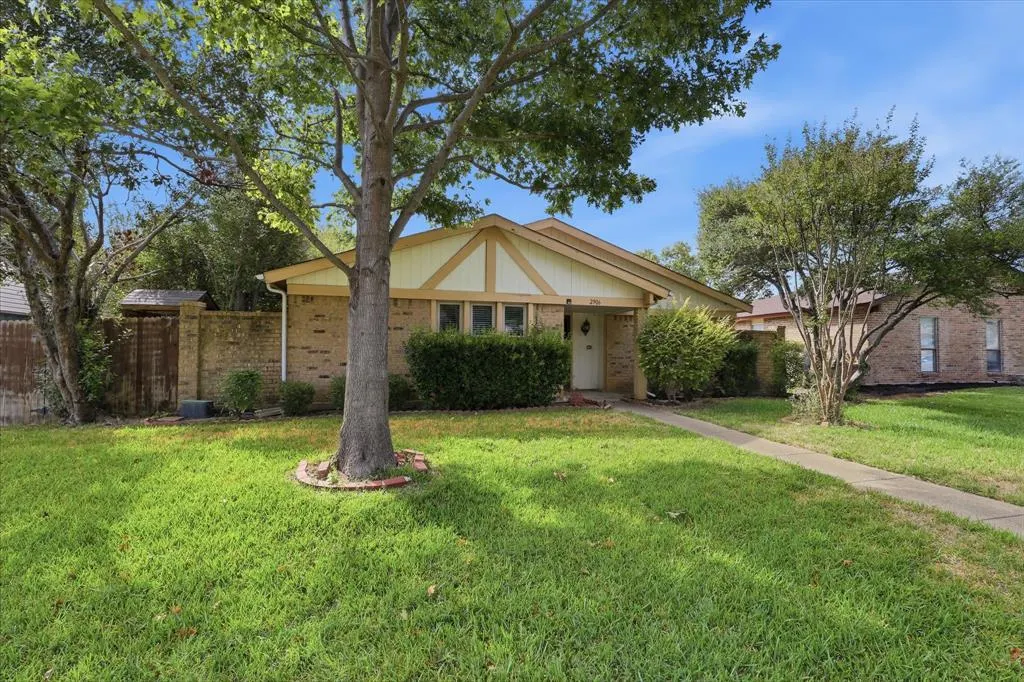 2906 Hazelwood Drive