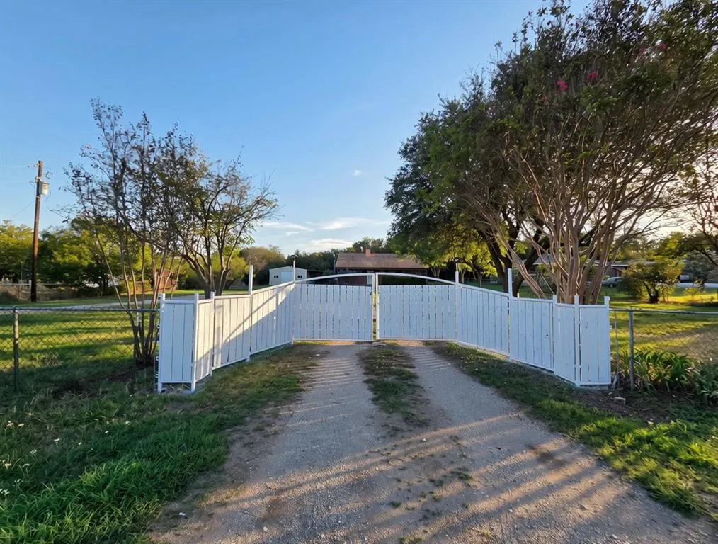 109 Live Oak Road