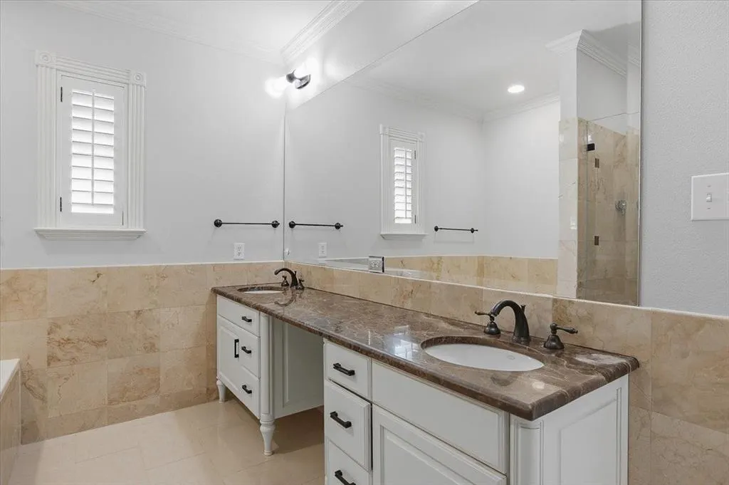 1816 Carleton Avenue