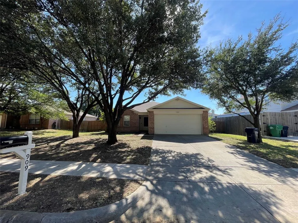909 Greenbend Drive