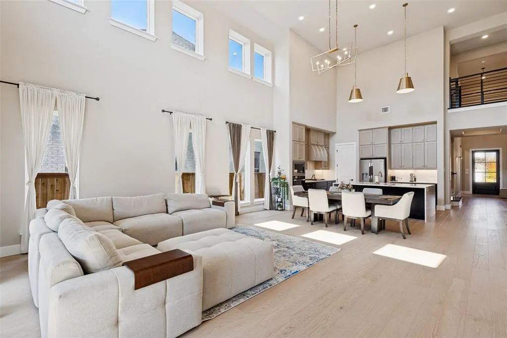 9282 Spindletree Drive