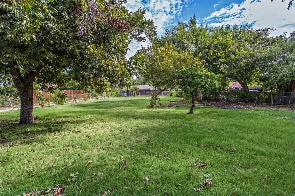 1220 Colfax Circle