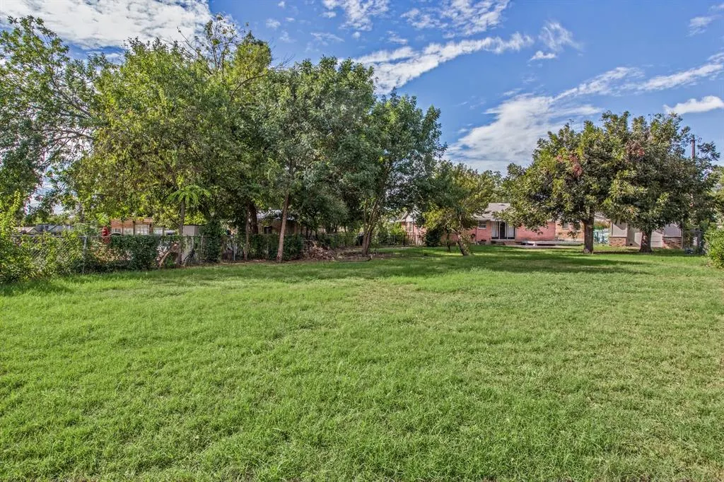 1220 Colfax Circle