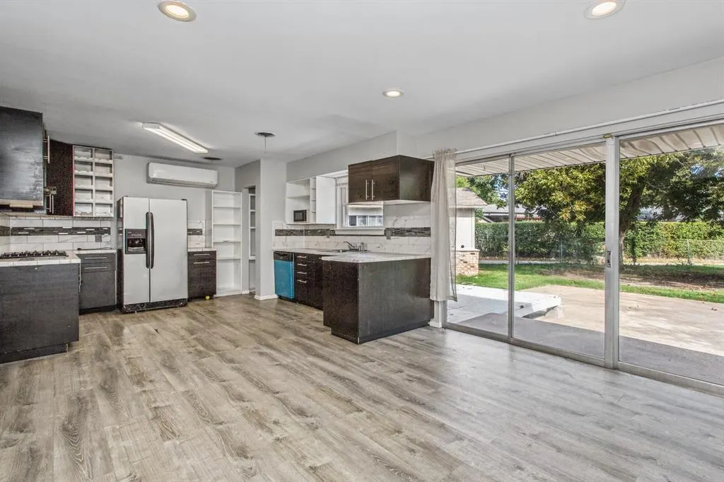 1220 Colfax Circle