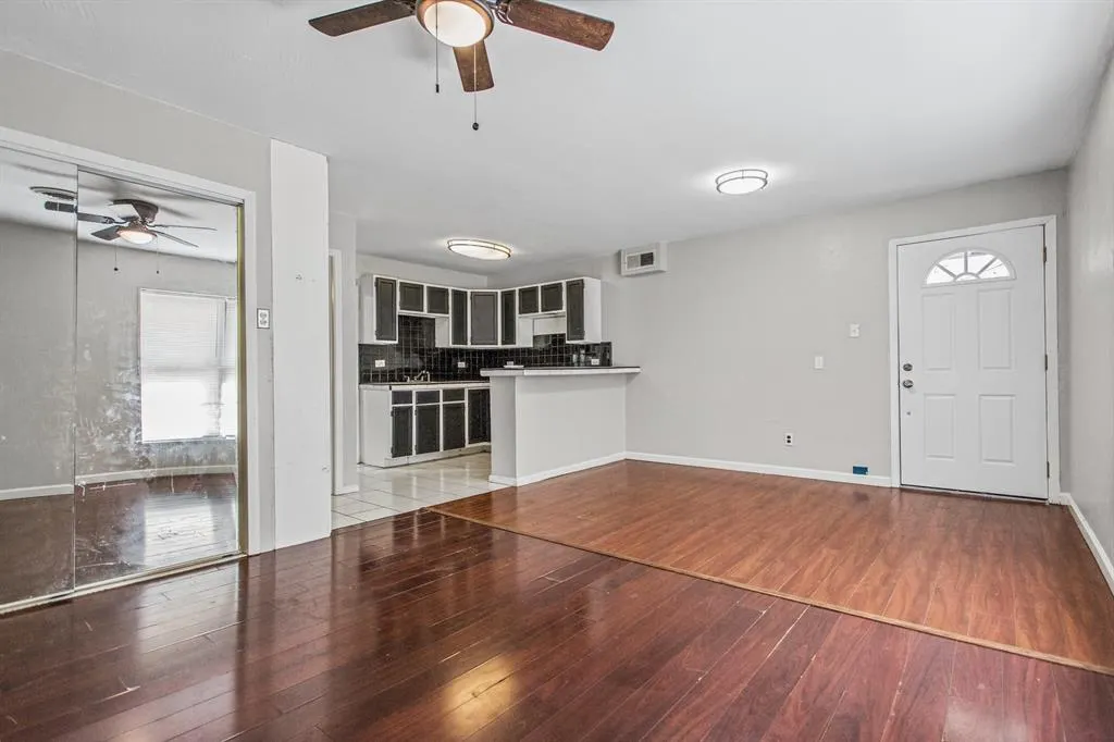 1220 Colfax Circle