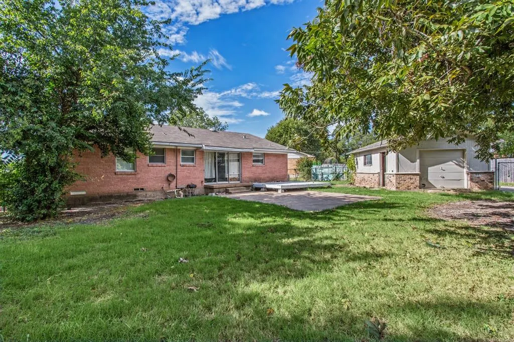 1220 Colfax Circle