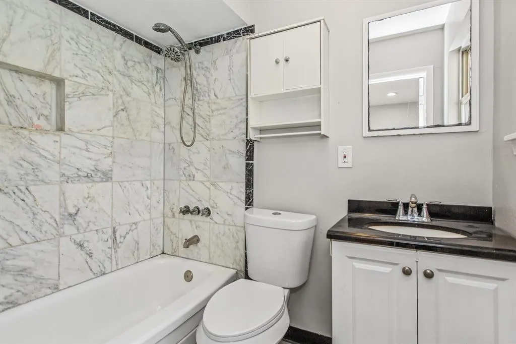 1220 Colfax Circle