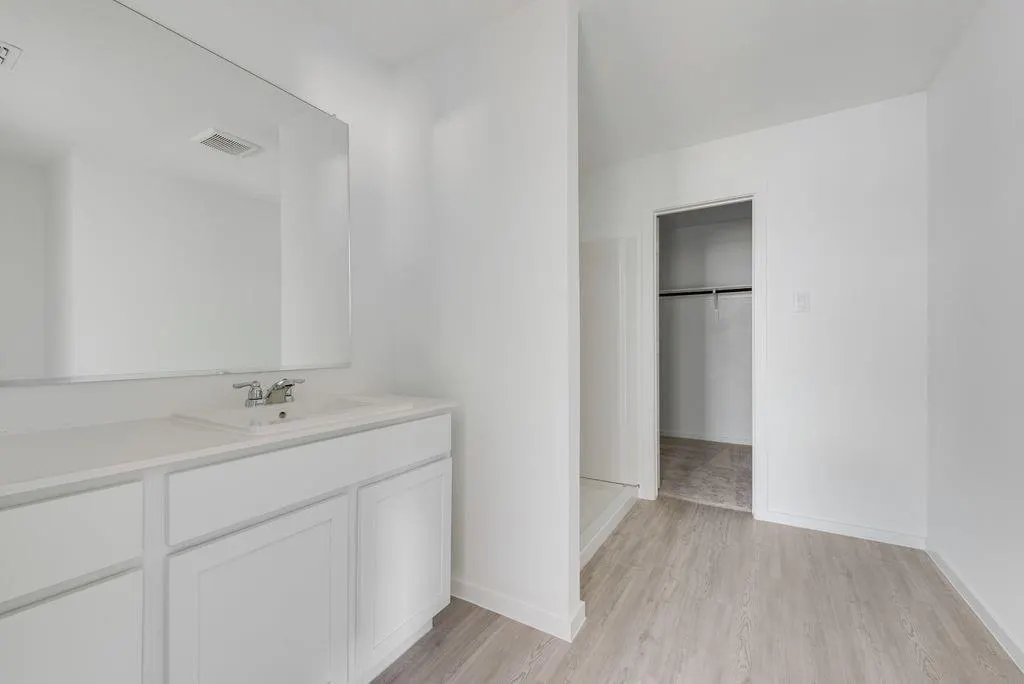 1125 Catclaw Road