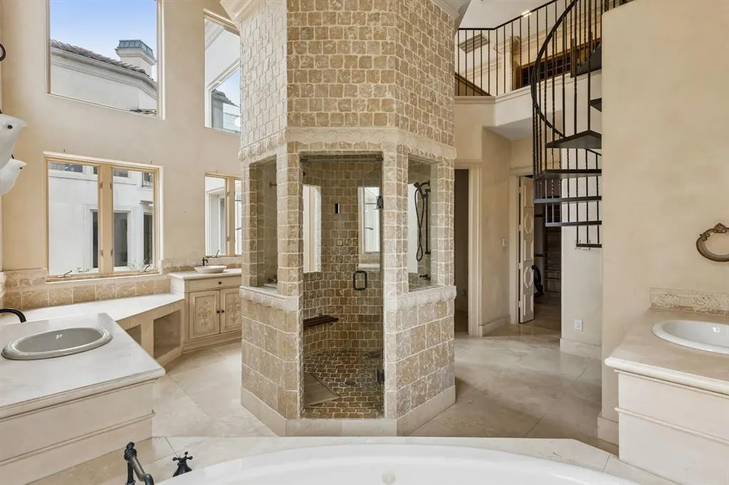 6917 Forest Glen Drive