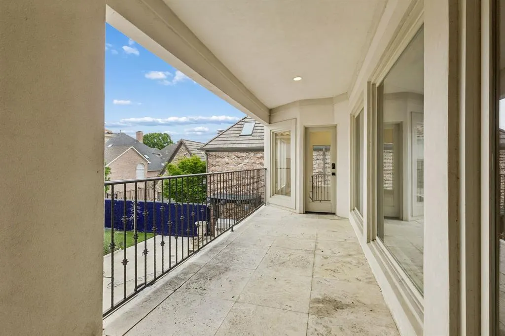 6917 Forest Glen Drive