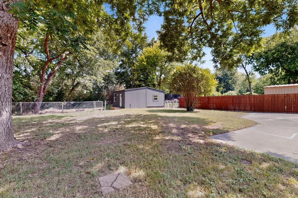 550 Glen Oaks Boulevard