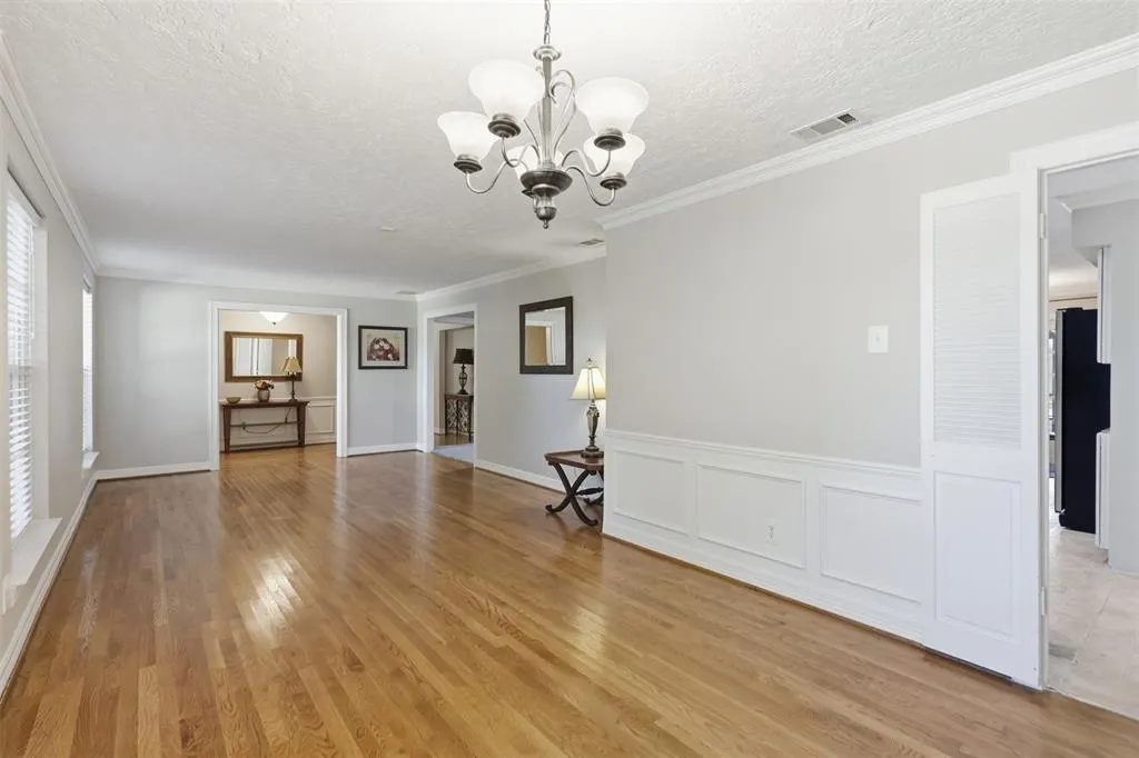 7806 Woodstone Lane