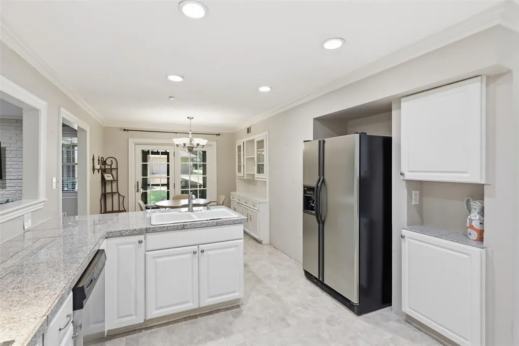 7806 Woodstone Lane