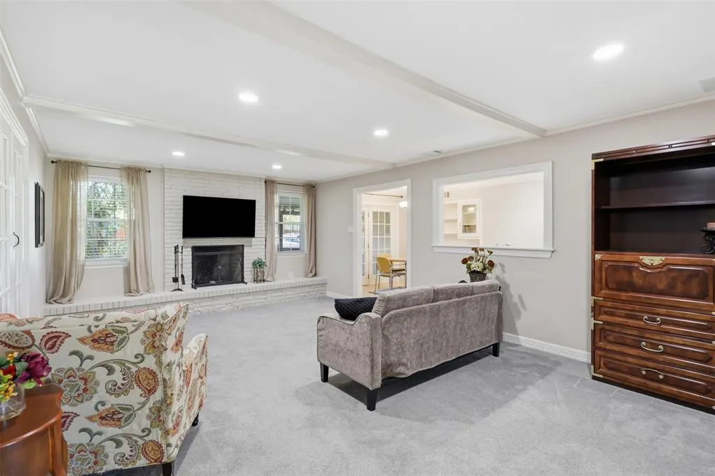 7806 Woodstone Lane