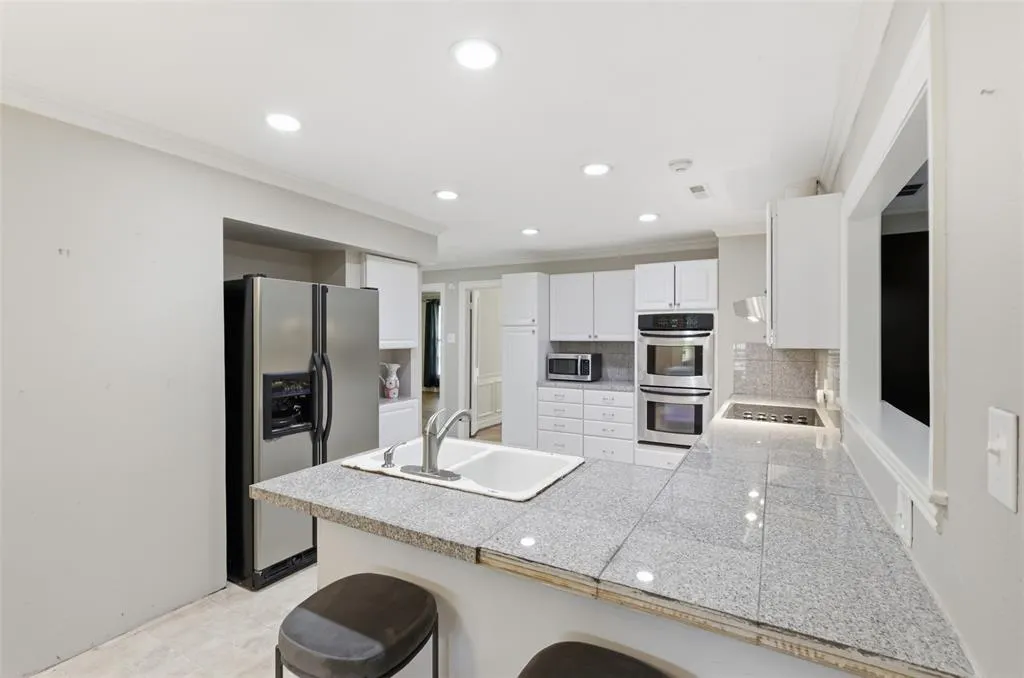 7806 Woodstone Lane