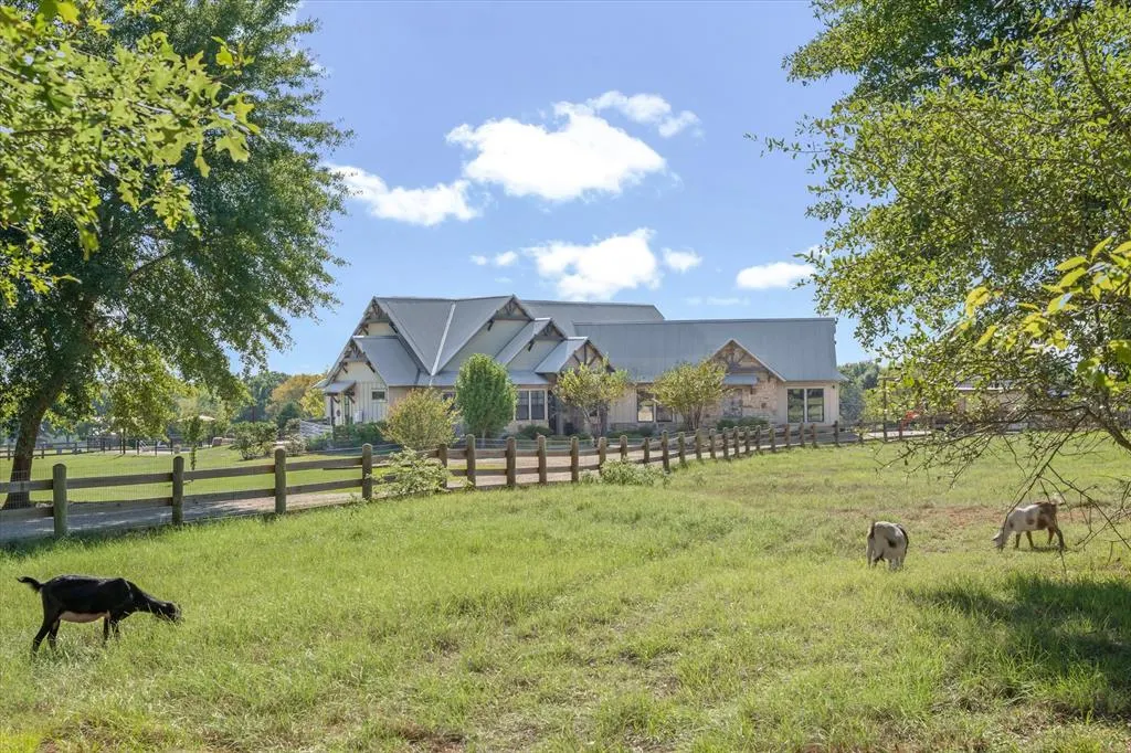 10623 FM 1651