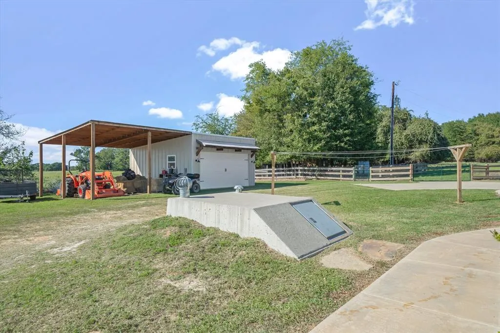 10623 FM 1651